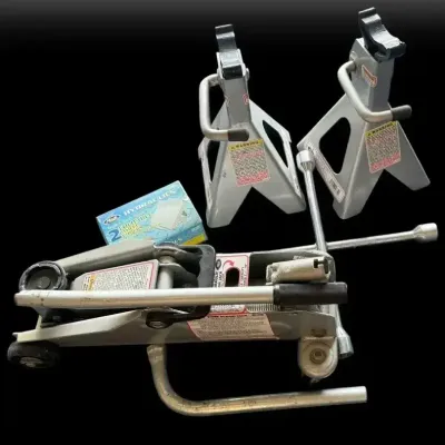 Garage and Automotive Tools 