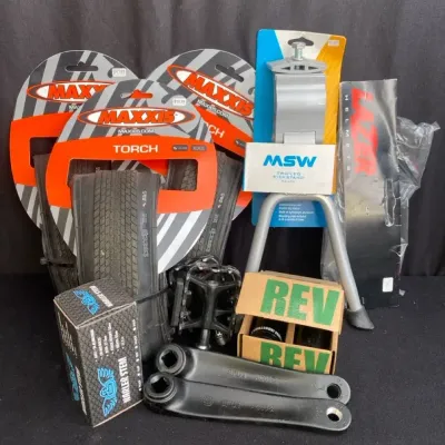 NIB BMX Bike Accessory Lot * Silver Fork Stem *BMX Pegs