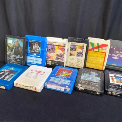 11 Vintage 8 Track Stereo Music Tapes * Moody Blues * Beatles * Foghat