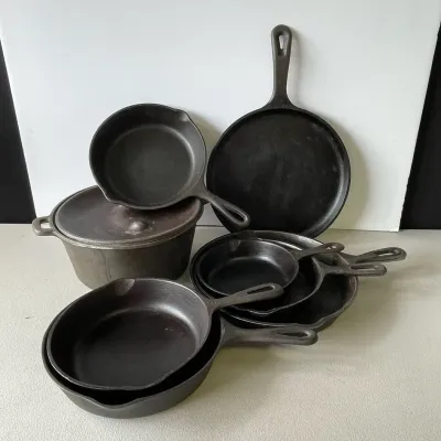 9 Piece Lot Of Cast Iron Skillets And Dutch Oven * Lodge, Wagner Ware & Others