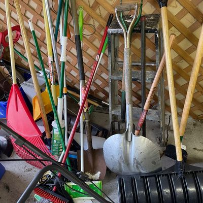 Sale Photo Thumbnail #185: Lawn and snow tools