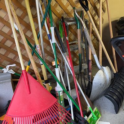 Sale Photo Thumbnail #184: Lawn and snow tools