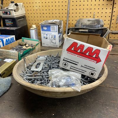 Sale Photo Thumbnail #29: Top of work bench