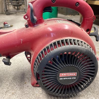 Sale Photo Thumbnail #80: Craftsman blower