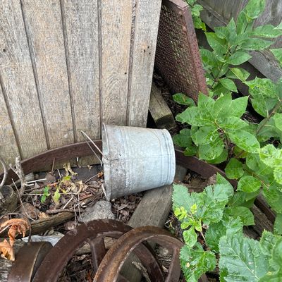 Sale Photo Thumbnail #216: Metal items