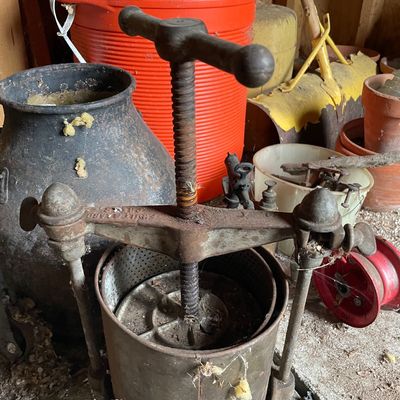 Sale Photo Thumbnail #262: Vintage metal
