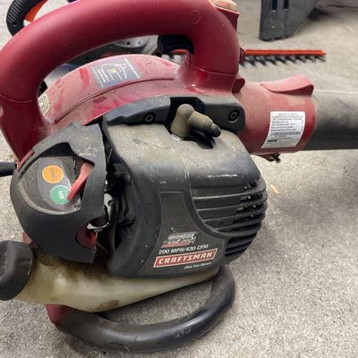 Sale Photo Thumbnail #81: Craftsman blower