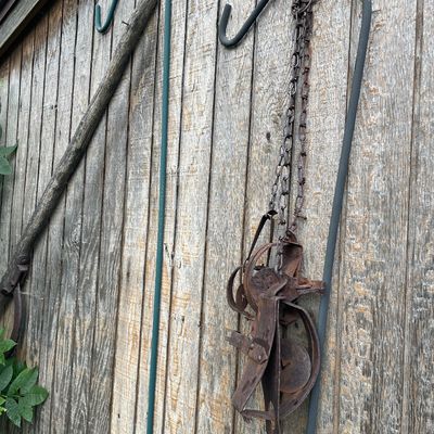 Sale Photo Thumbnail #230: And metal decor