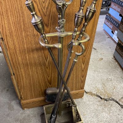 Sale Photo Thumbnail #108: Fireplace accessories