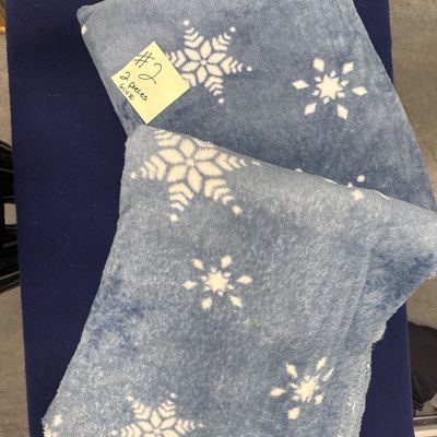 2 piece Winter Snowflake Fleece Throws