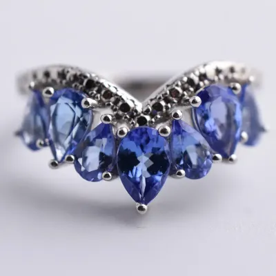 Tanzanite & Diamond-Cut Sterling Silver Ring
