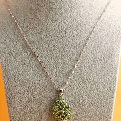 Peridot Sterling Silver Cluster Pendant Necklace 