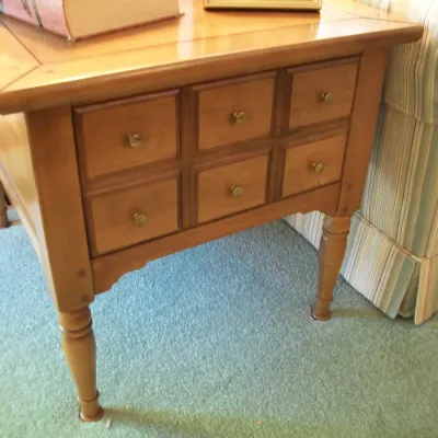 Sale Photo Thumbnail #90: Thomasville Hartford House Maple End Table