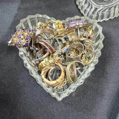 Mystery Lot Mixed Costume Rings Jewelry Box Included Untested Assorted Sizes 