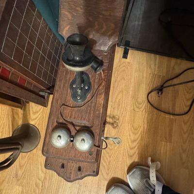Kellogg Oak Wood Wall Crank Telephone