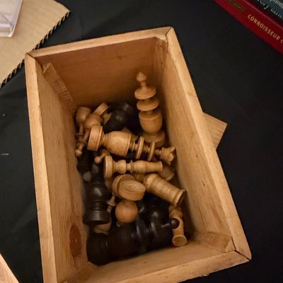 Sale Photo Thumbnail #356: Vintage Wooden Chess Set, Staunton-style Pieces in Slide-Lid Box