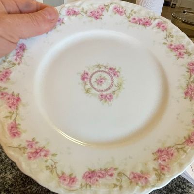 Sale Photo Thumbnail #315: Theodore Haviland Limoges France Pink Roses Garland salad plate