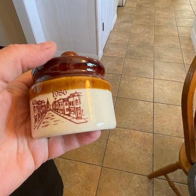Sale Photo Thumbnail #568: Vintage 1986 Swiss Colony Stoneware Cheese Crock