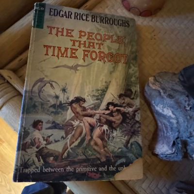 Sale Photo Thumbnail #560: The People That Time Forgot by Edgar Rice Burroughs (Ace Books F-220)