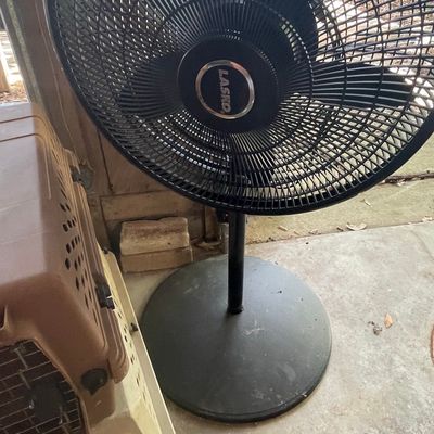 Sale Photo Thumbnail #519: Lasko 18" Pedestal Fan with Remote