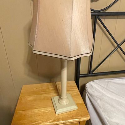 Sale Photo Thumbnail #440: Traditional Column Table Lamp