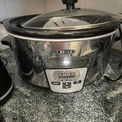 Sale Photo Thumbnail #309: Bella 5 Qt. Programmable Stainless Steel Slow Cooker
