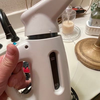 Sale Photo Thumbnail #313: Vornado Steamfast SF-447 Compact Fabric Steamer