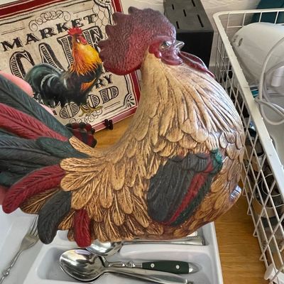 Sale Photo Thumbnail #487: Fitz and Floyd Rooster Figurine