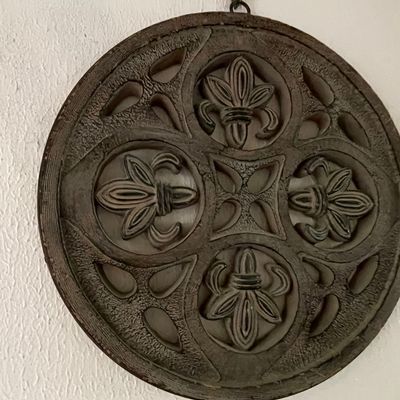 Sale Photo Thumbnail #266: Fleur-de-lis Cast Iron Wall Medallion