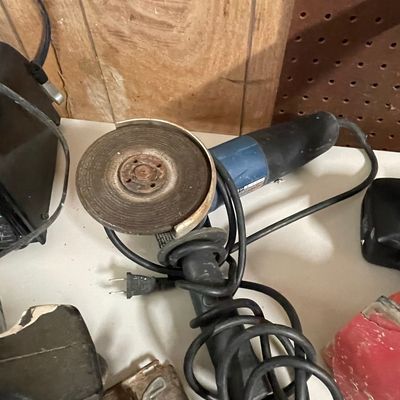 Sale Photo Thumbnail #552: Bosch 4-1/2" Angle Grinder