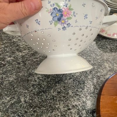 Sale Photo Thumbnail #382: Vintage M. Kamenstein Enamelware Floral Colander