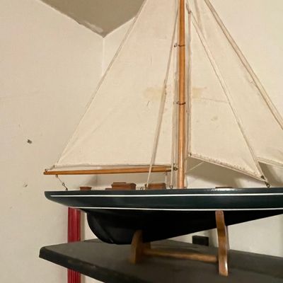 Vintage Endeavour J Class Yacht Model