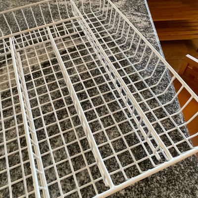 Sale Photo Thumbnail #551: White Vinyl-Coated Wire Refrigerator Freezer Basket