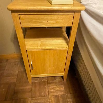 Contemporary Light Oak Finish Bedside Nightstand