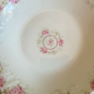 Sale Photo Thumbnail #237: Haviland Limoges Schleiger 456C Pink Cabbage Roses Serving Bowl