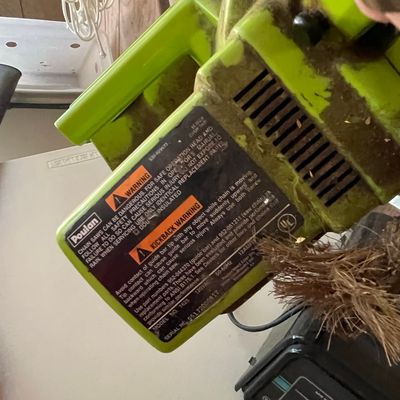 Sale Photo Thumbnail #272: Poulan 1625 Handyman Electric Chainsaw