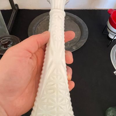 Sale Photo Thumbnail #475: Anchor Hocking Milk Glass Bud Vase - Stars and Bars