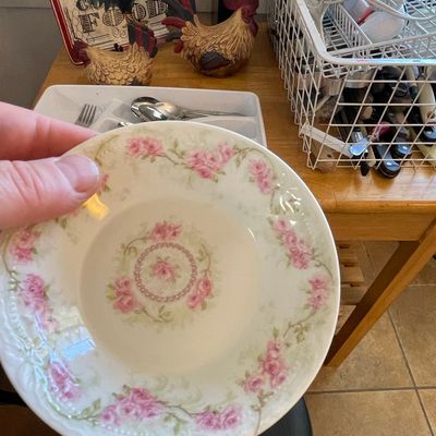 Sale Photo Thumbnail #286: Haviland Limoges Schleiger 1098 Rose Pattern Soup Bowl