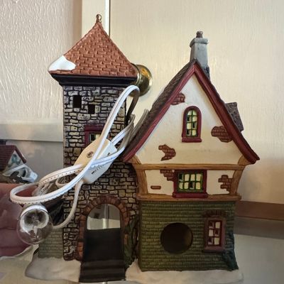Sale Photo Thumbnail #577: Holiday Time Christmas Village Lighted Building