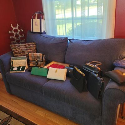 Sale Photo Thumbnail #157