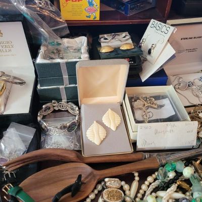 Sale Photo Thumbnail #319