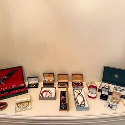 Bellevue estate sale jewelry