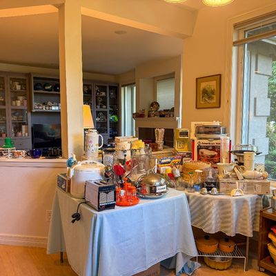 Bellevue estate sale kitchen
