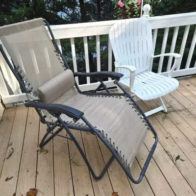Zero Gravity Folding Chair & Plastic Deck Chair