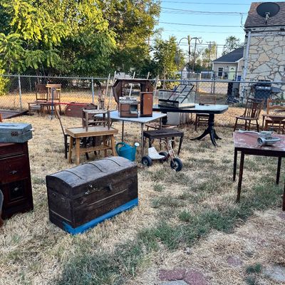 Estate sale photo