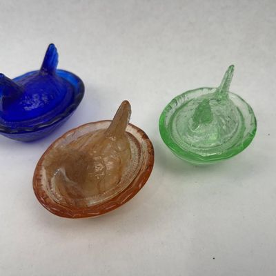 Sale Photo Thumbnail #517: Three Pressed Glass Hen on Nest Dishes