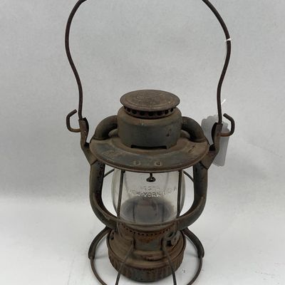 Sale Photo Thumbnail #315: Dietz Vesta New York Central Lantern
