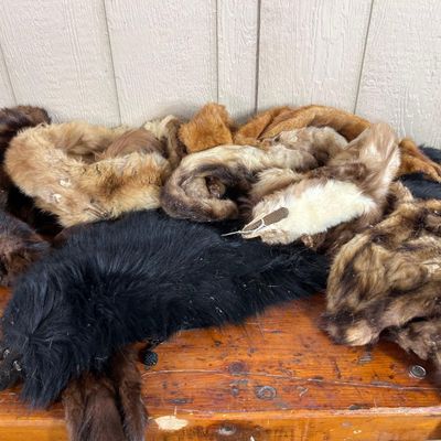 Sale Photo Thumbnail #548: Vtg Mink & Fox Fur Stoles & Collars