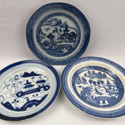 Sale Photo Thumbnail #108: Trio Blue & White Chinese & Wood Plates