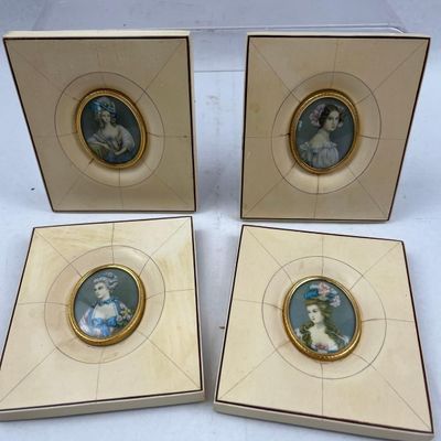 Set European School Ladies Miniatures